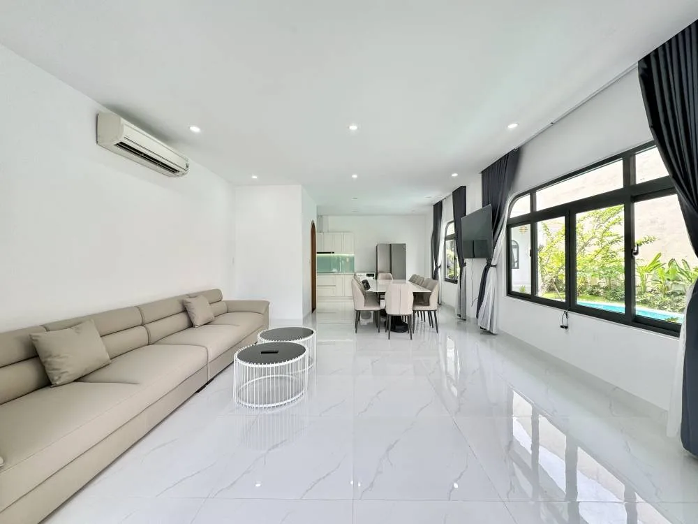 Selena Villa