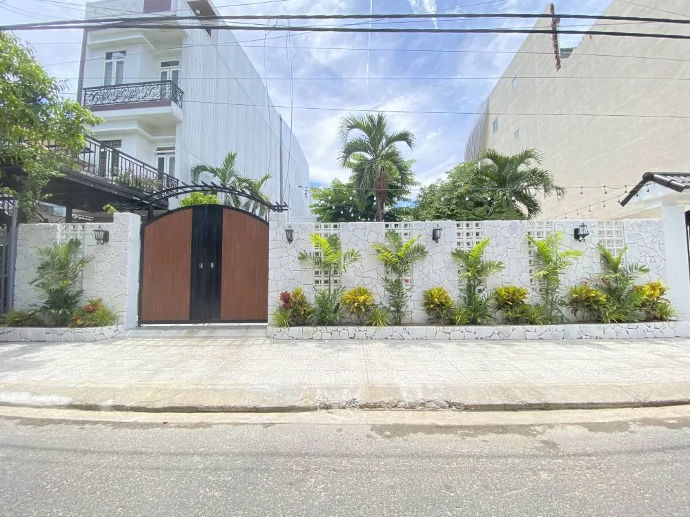 Selena Villa