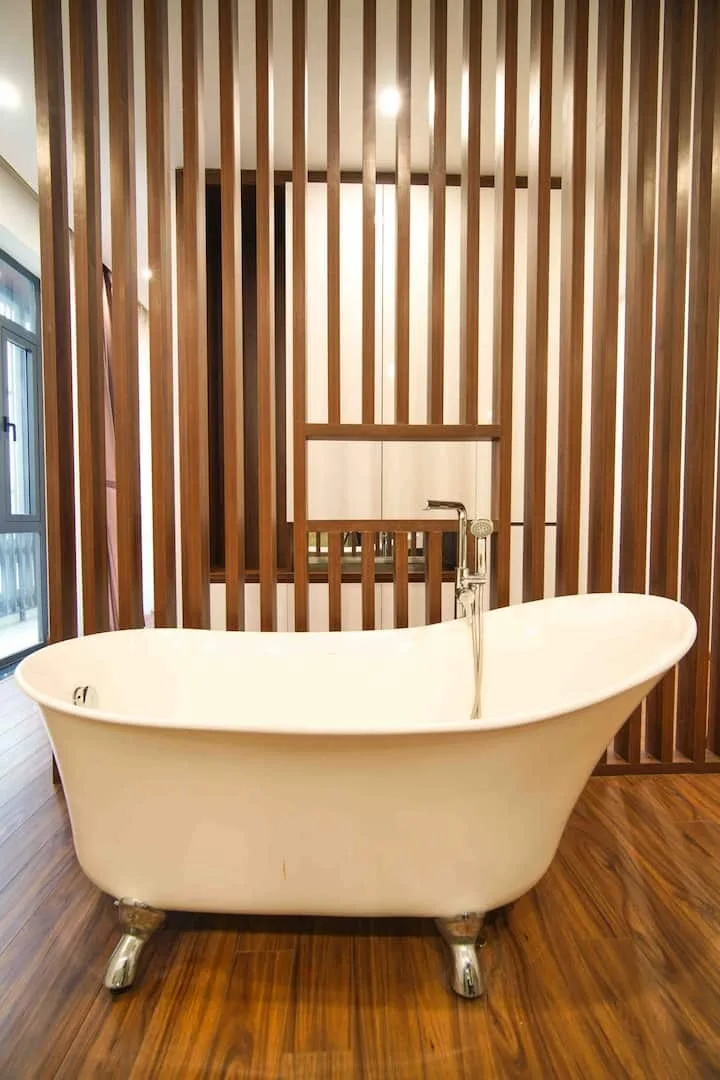 Vivian Riverside Villa