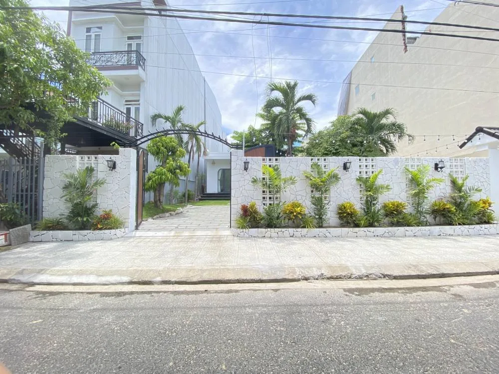 Selena Villa
