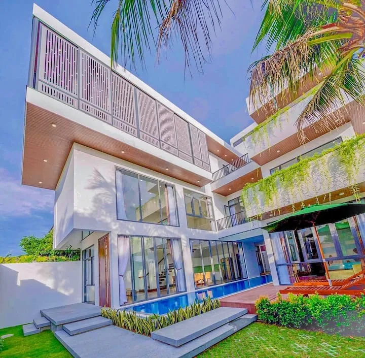 Vivian Riverside Villa