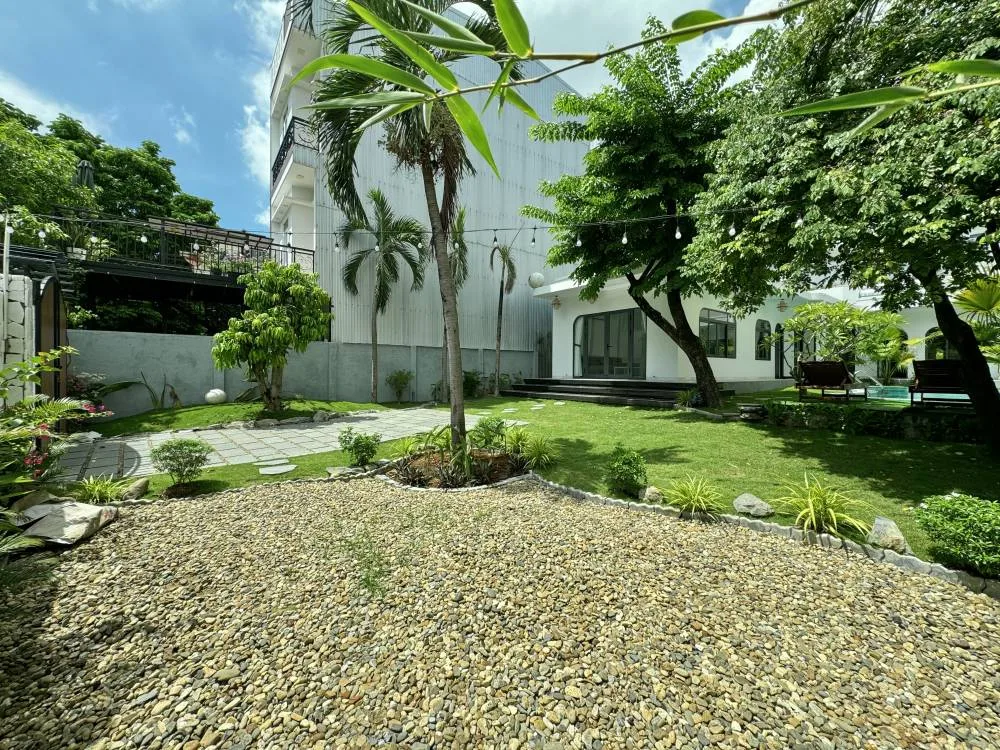 Selena Villa