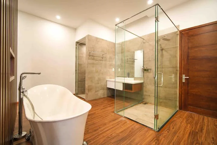 Vivian Riverside Villa