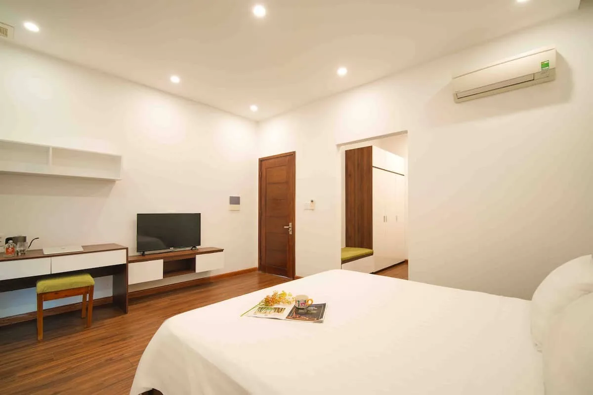 Vivian Riverside Villa