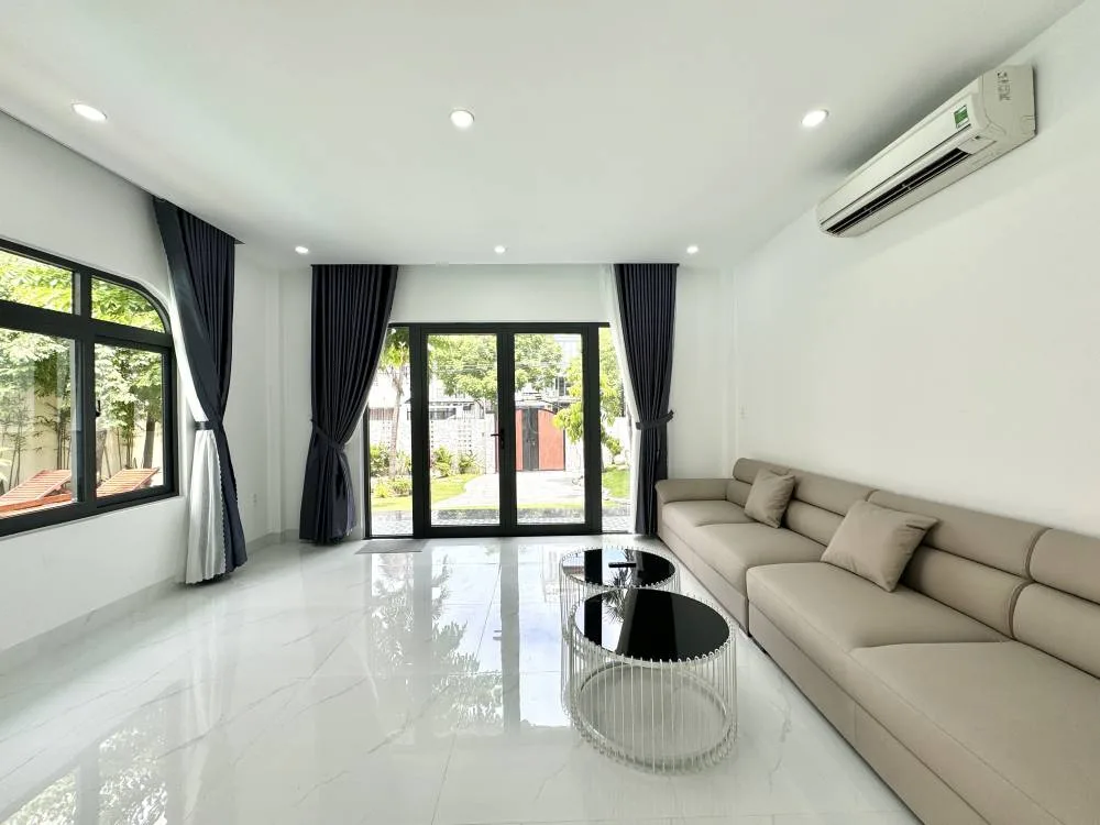 Selena Villa